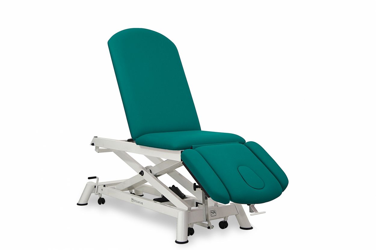 CE-0150-AR Electric couch for osteopathy of 5 sections with folding backrest, vertical elevation and wheels. 2