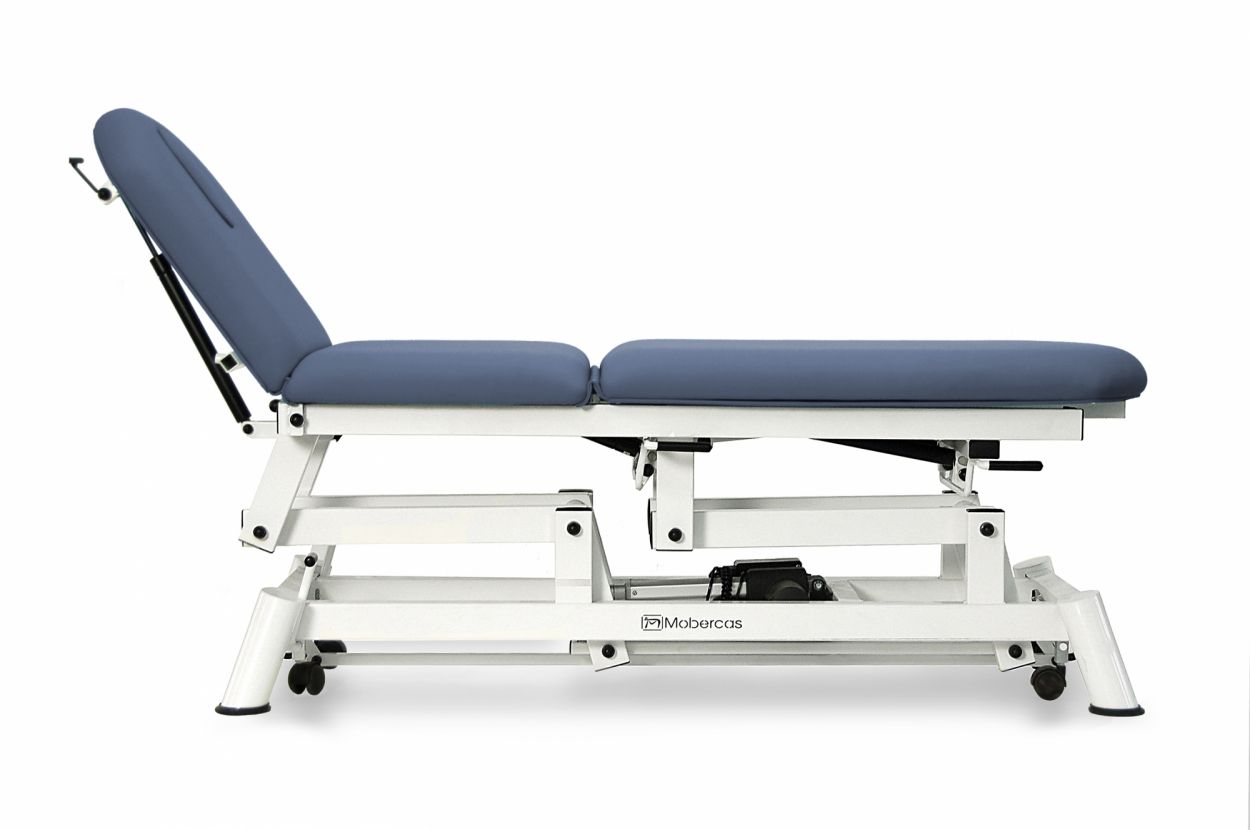 CE-2130-AR  Electric couch of 3 sections with folding backrest and wheels. 1