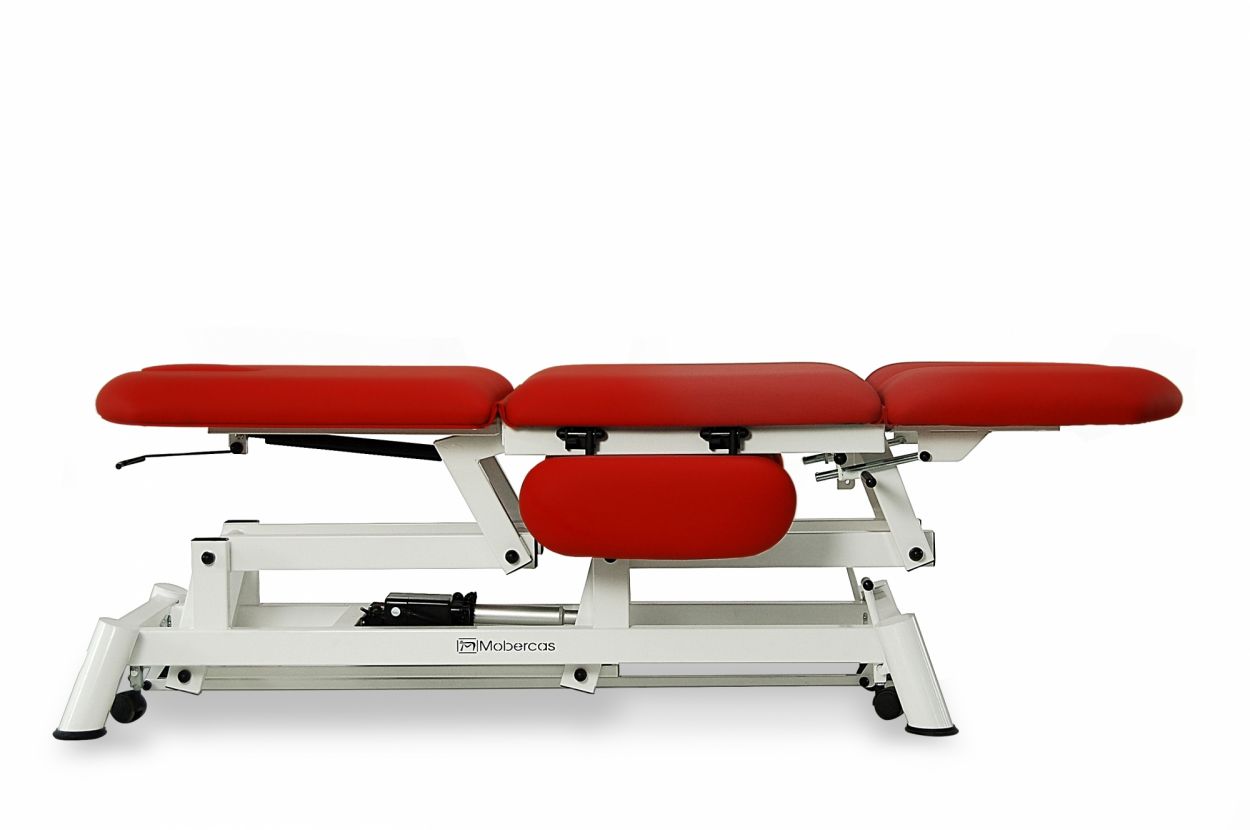 CE-2135-ABPR Electric couch of 3 sections with flat armrests, individual leg sections and retractable wheels. 3