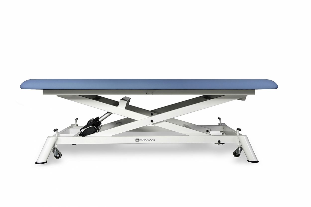 CE-BOBATH-0210-R Electric Bobath couch of 1 section with 2 motors, scissor structure and wheels. 4