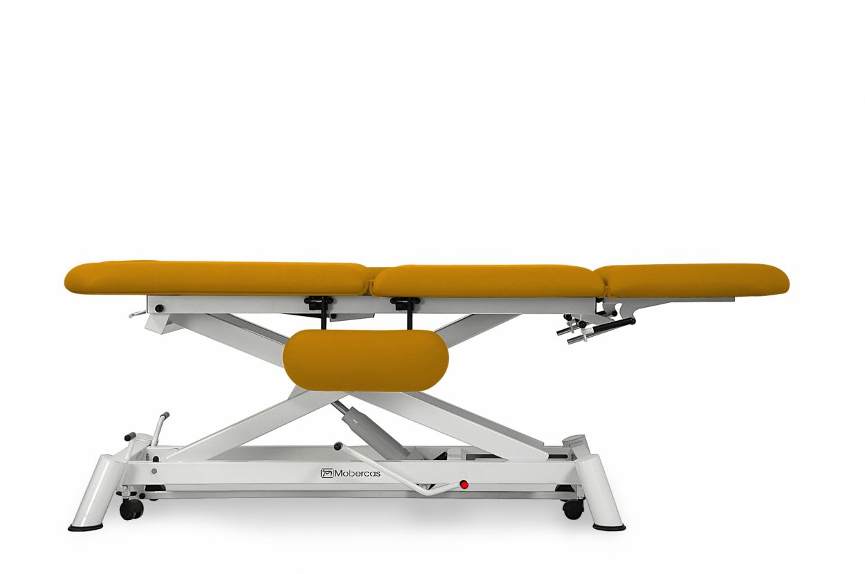 CH-0135-BPR Table hydraulique en 3 plans avec accoudoirs plats, jambières indépendantes et roulettes. 2