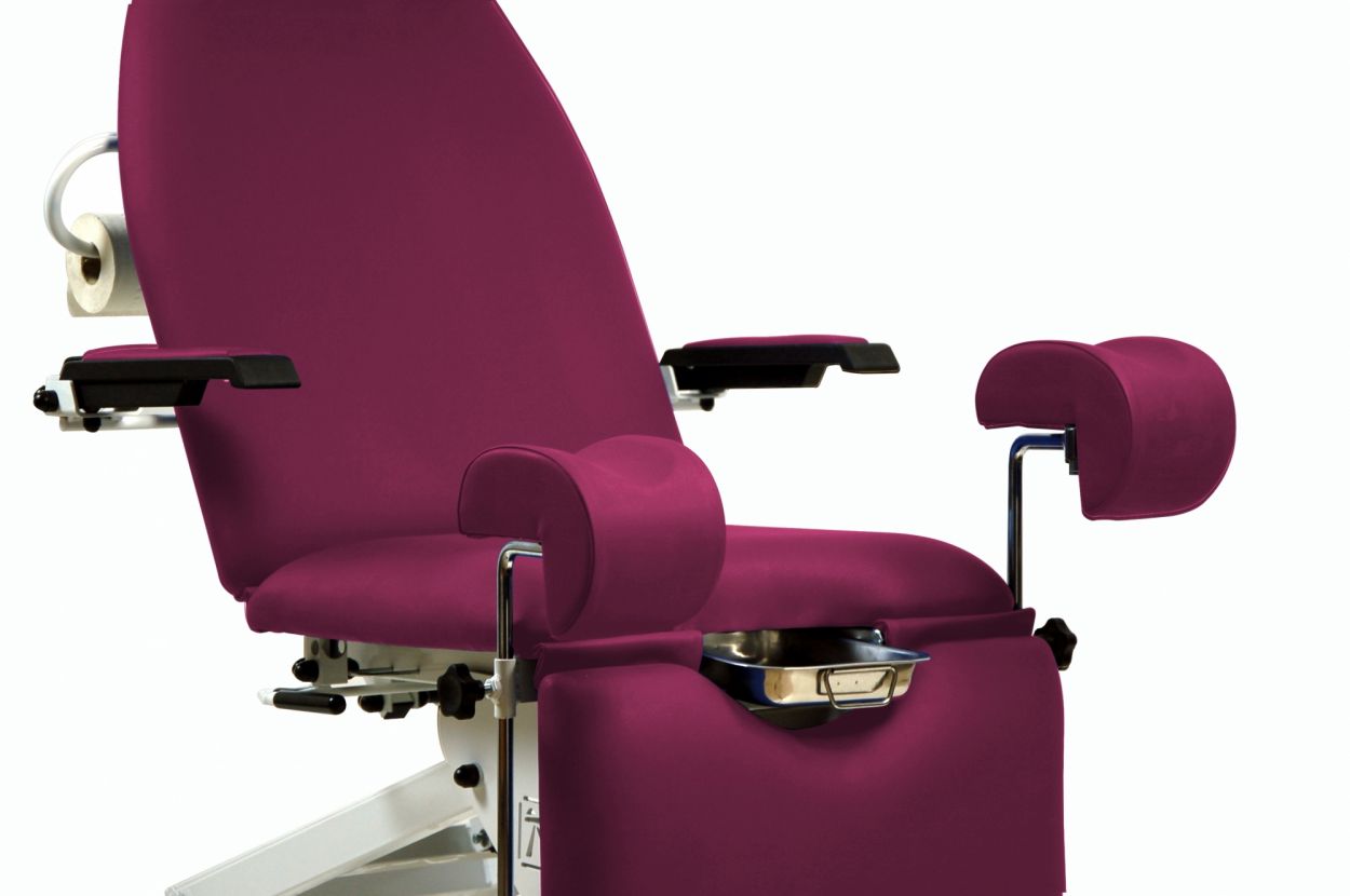 SE-2330-BRG Gynaecological couch with 3 motors and Trendelenburg and reverse Trendelenburg. 4