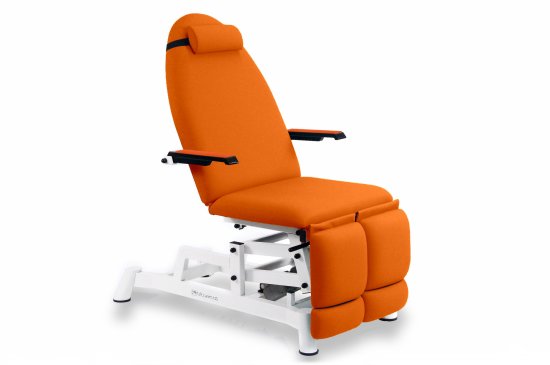 SE-1230-B-POD Podiatry couch with 2 motors, Trendelenburg and leg sections.